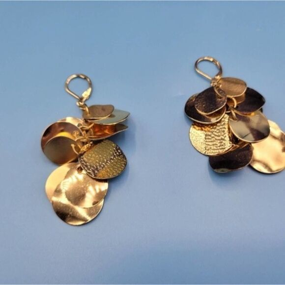 📦 Gold✨️ tone chandelier disk dangle earrings ✨️ - Picture 4 of 9
